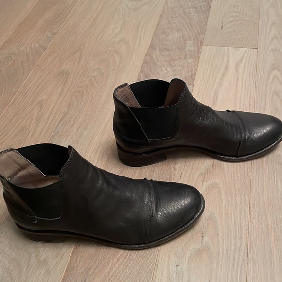 Black ankle booties - Picture 3 of 4